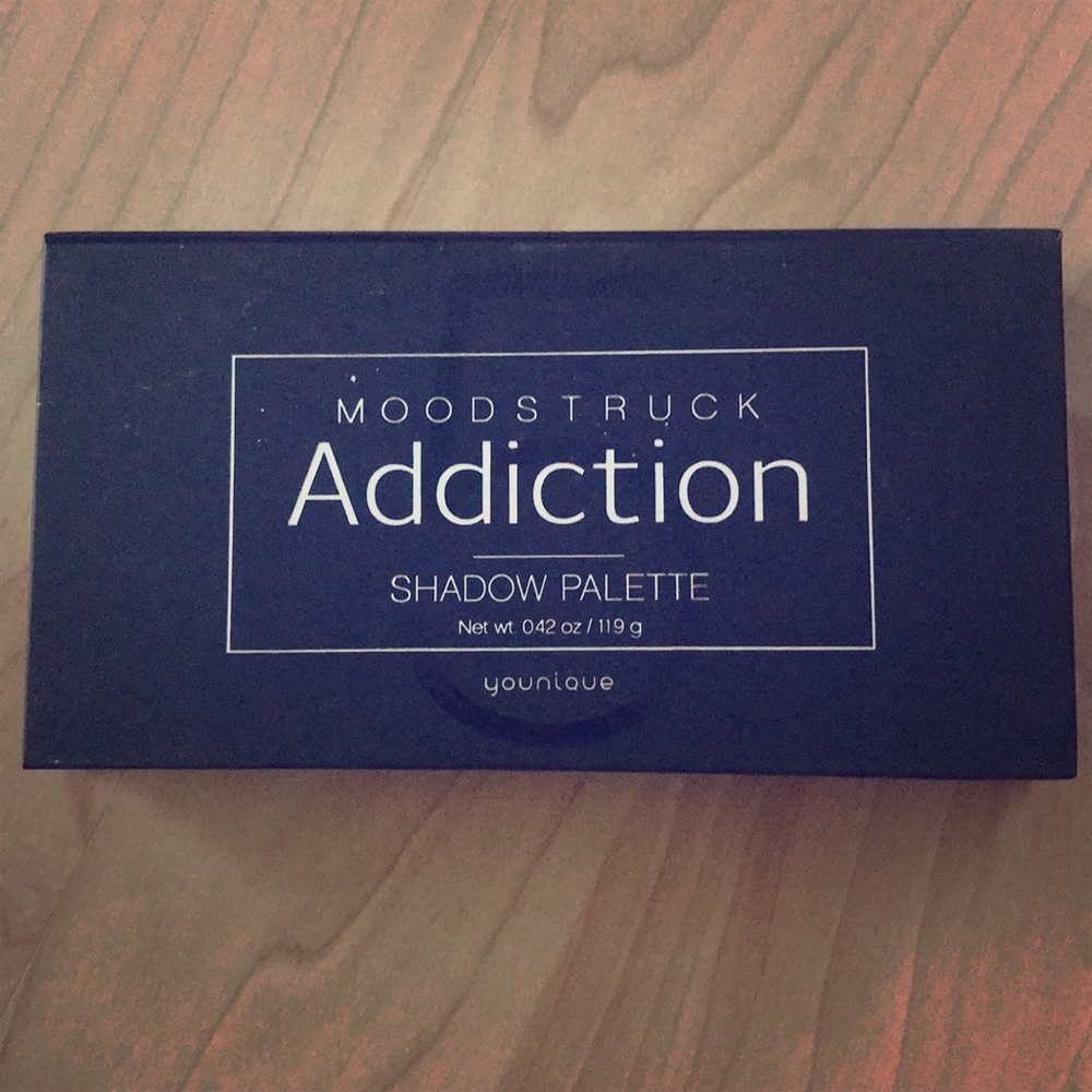 Younique Moodstruck Eyeshadow Palette 5